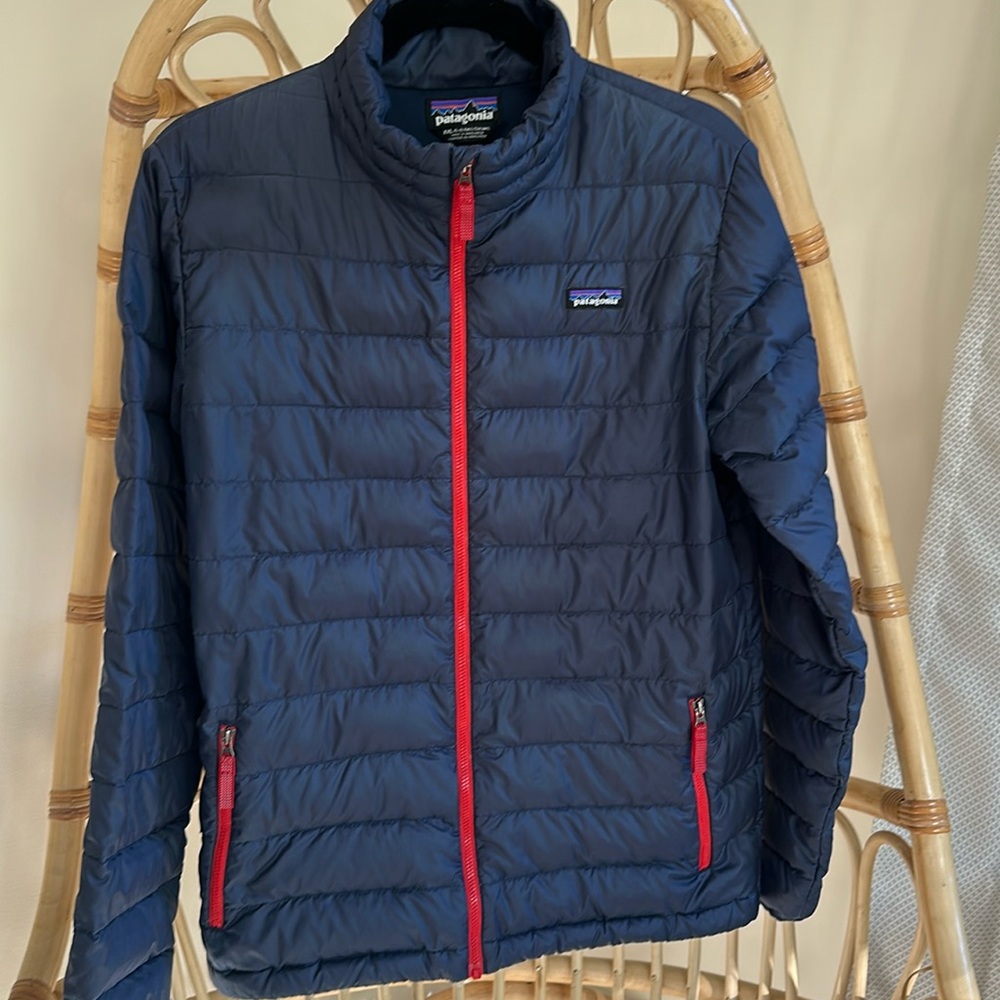 Patagonia Boys’ Down Sweater size 16-18 Navy Blue with Red zippers